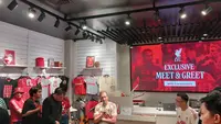 Lucas Leiva menyapa penggemar Liverpool di LFC Retail Indonesia di Pondok Indal Mal 2, Jakarta Selatan, Sabtu (9/8/2025). (Bola.com/Hery Kurniawan).