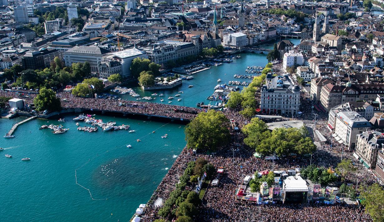 FOTO Ribuan Orang Menari di  Jalanan Kota  Swiss  Global 