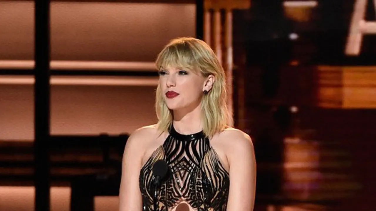[Bintang] Taylor Swift