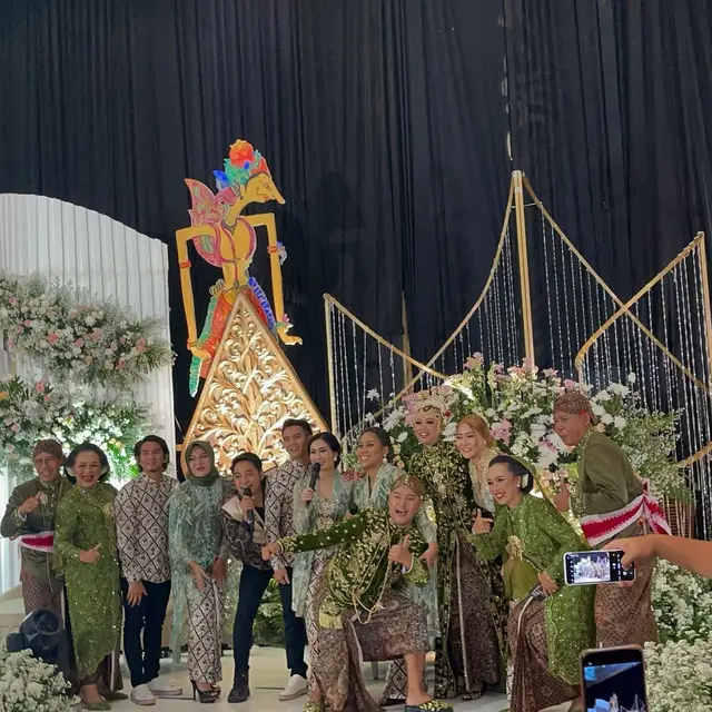 6 Potret Artis yang Hadir di Pernikahan Danang D'Academy, Jadi Ajang Reuni