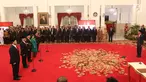 Presiden Joko Widodo melantik lima Dubes Luar Biasa dan Berkuasa Penuh RI, Andriana Supandi, Mochammad Chandra Widya Yudha, Hasrul Azwar, Berlian Napitupulu dan Kenssy  Dwi Ekaningsih di Istana Negara, Jakarta, Rabu (13/2). (Liputan6.com/Angga Yuniar)