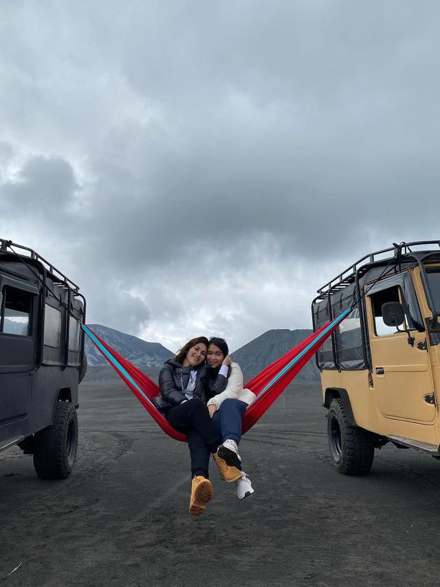 Usai Dari Magelang, Ini 6 Momen Seru Liburan Ayu Ting Ting ke Bromo