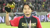 Gelandang Persik Kediri, Taufiq Febriyanto, berhasil mendapatkan gelar pemain terbaik Liga 2 2019 usai melawan Persita Tangerang di Stadion Kapten I Wayan Dipta, Bali, Senin (25/11), Persik menang 3-2 atas Persita. (Bola.com/Gatot Susetyo)