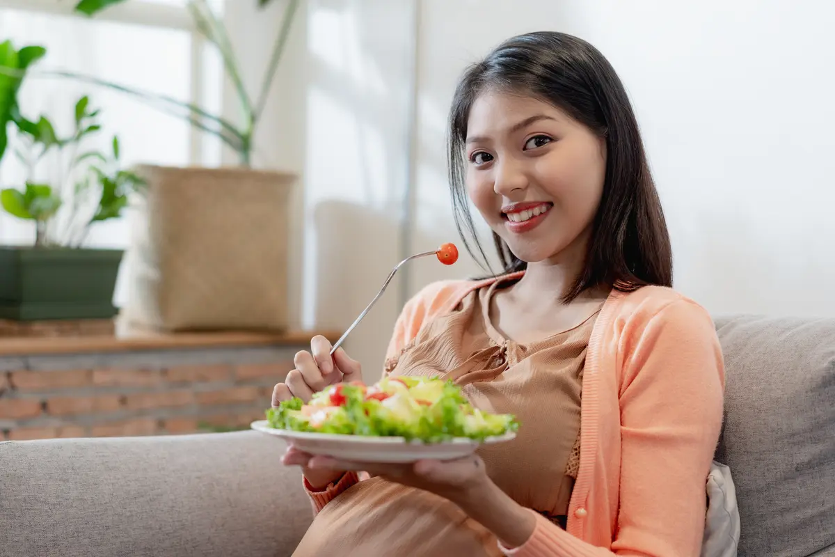 ibu menyusui makan