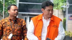 Direktur Pemasaran PTPN III (Persero) sekaligus merangkap Komisaris Utama PT KPBN I Kadek Kertha Laksana tiba untuk pemeriksaan di Gedung KPK, Jakarta, Rabu (4/12/2019). Kadek diperiksa sebagai tersangka terkait kasus dugaan suap distribusi gula di PTPN III Tahun 2019. (merdeka.com/Dwi Narwoko)