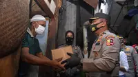 Terima Bansos dari Polri, PKL di Tambora Merasa Terbantu