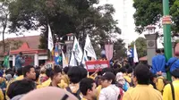 Ribuan mahasiswa dari berbagai kampus di Purwokerto menggelar aksi di depan Kantor DPRD Banyumas. 9Liputan6/Yopi Makdori)