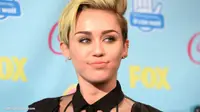 Miley Cyrus Tak Suka Diingatkan sebagai Orang Kulit Putih