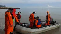 Tim SAR gabungan lakukan pencarian nelayan hanyut di perairan Pantai Cermin