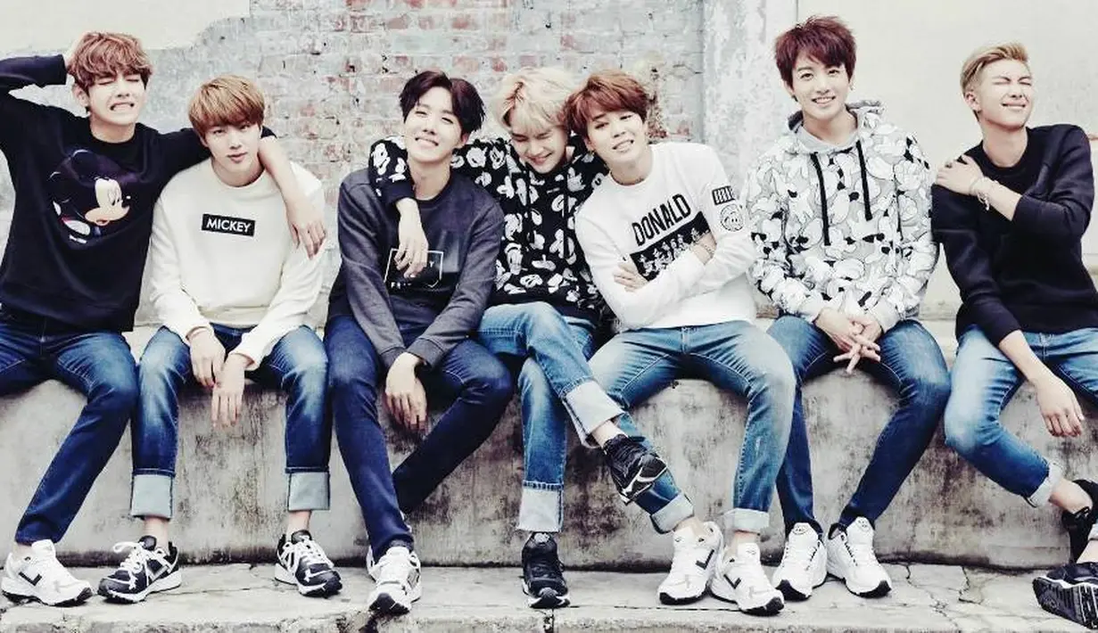 BTS memutuskan untuk tidak lagi menerima hadiah dari para penggemar. Akan tetapi para penggemar dapat memberikan hadiah pada BTS saat konser global atau fanmeeting resmi. (Foto: Allkpop.com)