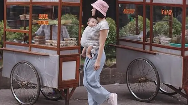 Gaya OOTD 10 Seleb saat Belanja di Pasar Ini Curi Perhatian, Ada yang Tampil Stylish