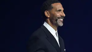 Rio Ferdinand Desak Manchester City Serahkan Medali Premier League untuk MU