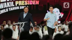Capres-Cawapres nomor urut 2 Prabowo Subianto (kiri) dan Gibran Rakabuming Raka (kanan) tiba di lokasi Debat Keempat Pilpres 2024 di Jakarta Convention Center (JCC), Jakarta, Minggu (21/1/2024). (Liputan6.com/Angga Yuniar)