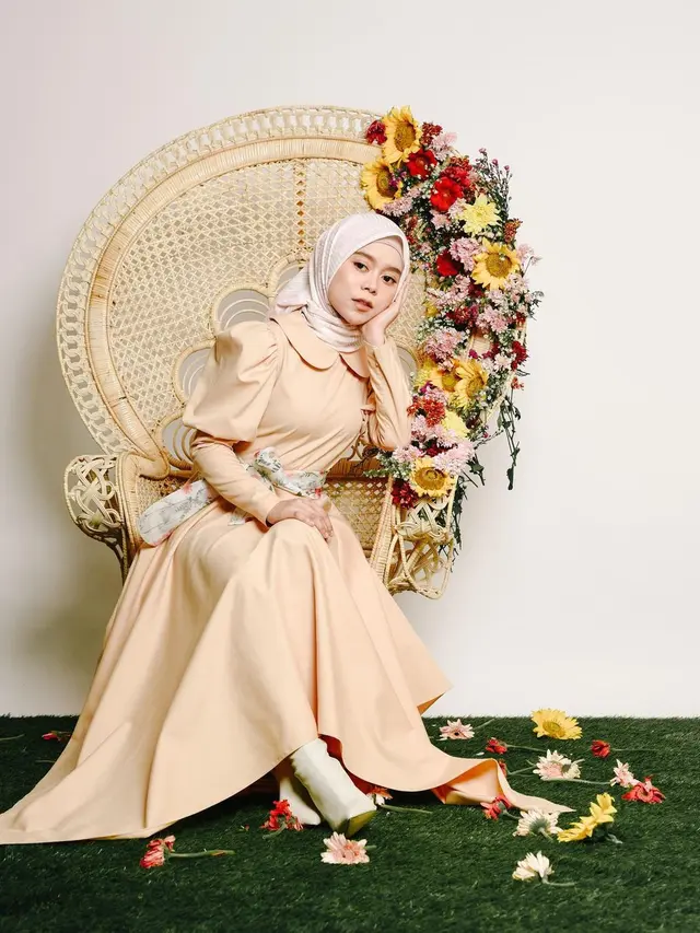 Potret Gaya OOTD Lesty Kejora Bernuansa Pastel, Tampil Stylish. (Sumber: Instagram/lestykejora)