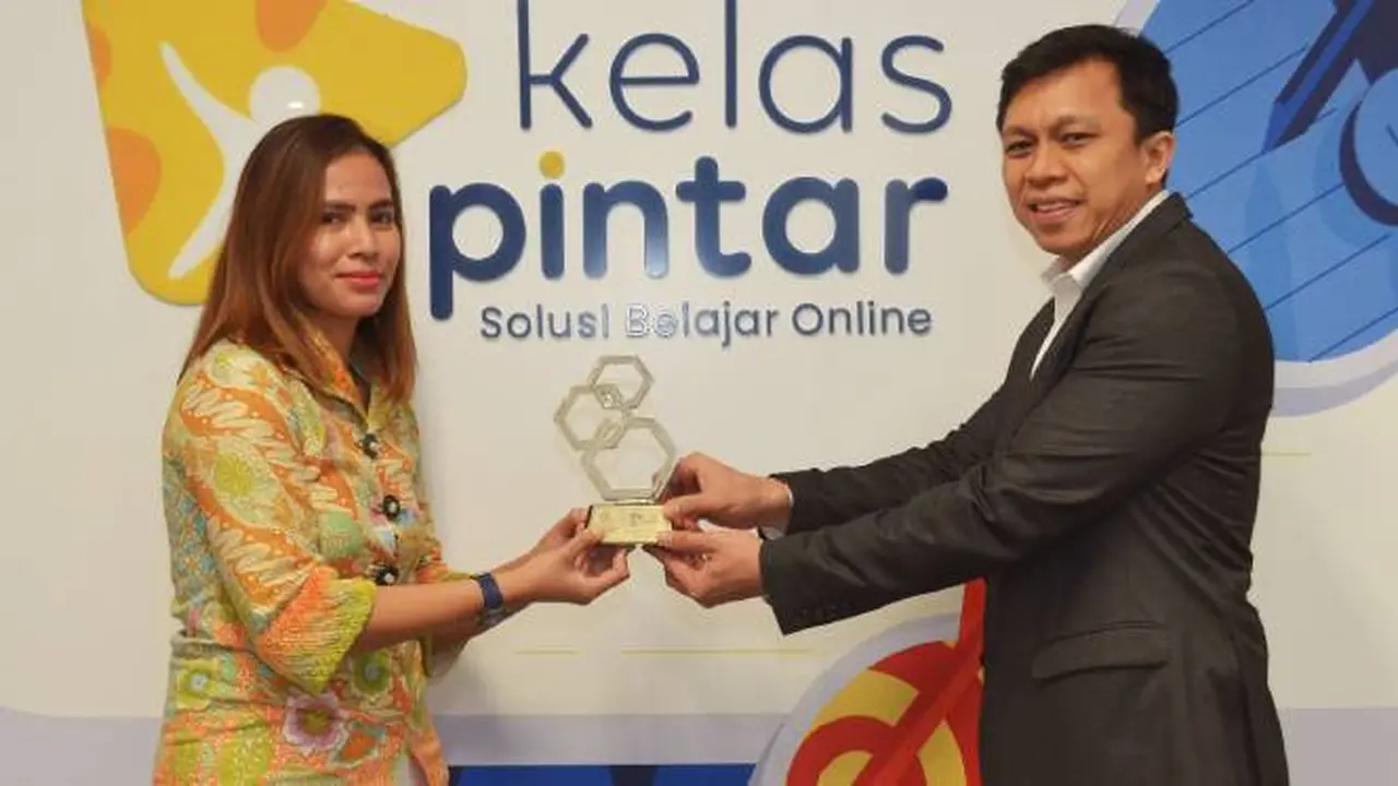 Kelas Pintar Raih Penghargaan Best Education Platform. Dok: Kelas Pintar