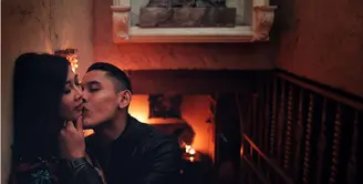 Tiga tahun lebih pasangan selebriti, Andrea Dian dan Genindra Bimo membina rumah tangga. Kemesraan pasangan ini masih saja membuat iri para netizen. Tidak ada yang berubah sejak pasangan ini menikah. (Instagram/andreadianbimo)