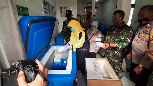 Vaksin Covid-19 Sinovac Tiba di UPT Instalasi Farmasi Kota Tangerang