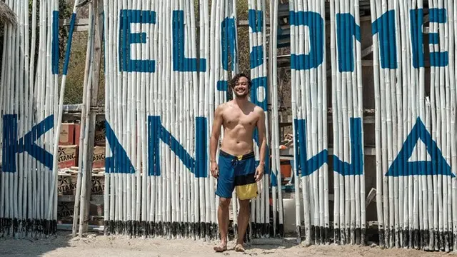 6 Gaya Liburan Dwi Sasono di Labuan Bajo, Seru Bareng Keluarga