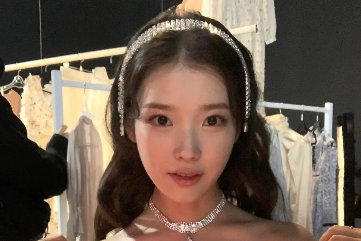 IU. (Instagram/ dlwlrma)