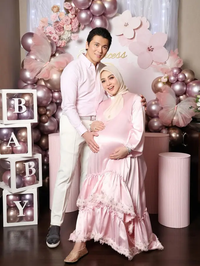 Syahrini umumkan kelahiran bayi (Instagram/princessyahrini)