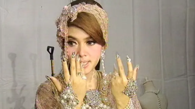 Kostum Syahrini di Konser Gema Ramadhan Berbeda