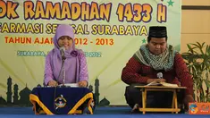 Citizen6, Surabaya: Kegiatan Pondok Ramadhan hari pertama diisi dengan lomba kaligrafi, lomba qiroah Alqur ' an, lomba Miss Jilbab dan Mr. Sarung, lomba perkusi saur, kuis Ramadhan, dan ceramah agama. (Pengirim: Penkobangdikal)