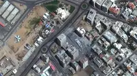 Gambar satelit yang dirilis oleh Maxar Technologies ini menunjukkan puing-puing Menara Hanadi setelah serangan Israel yang meruntuhkannya di Kota Gaza, Jalur Gaza, Palestina, Rabu (12/5/2021). Israel dan Palestina semakin dekat ke perang habis-habisan. (Maxar Technologies via AP)