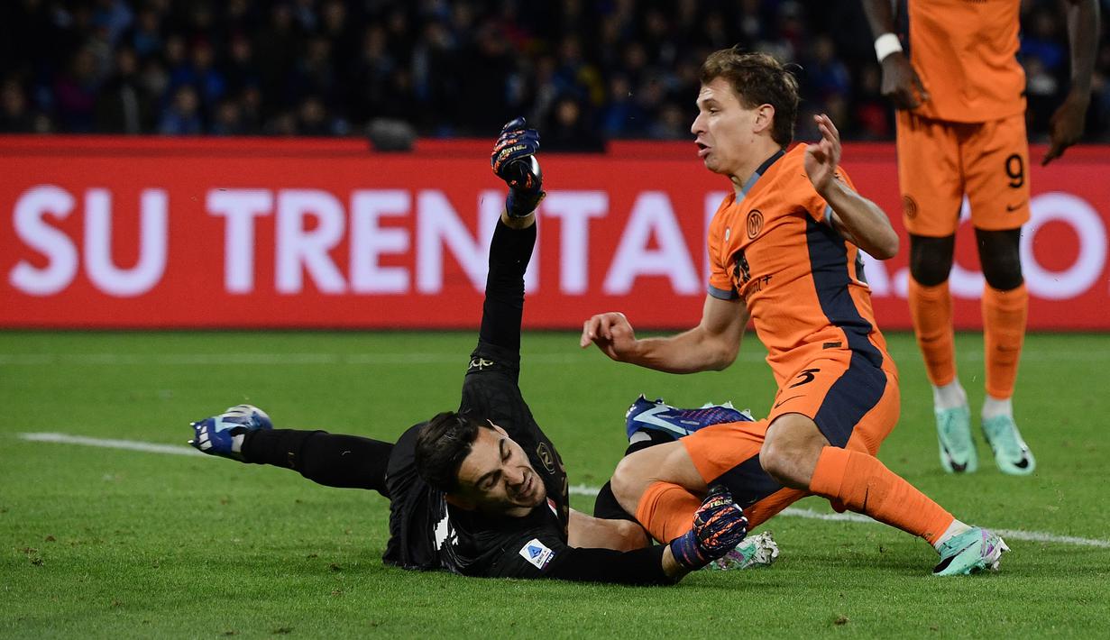 Inter Milan menggasak Napoli tiga gol tanpa balas. (Filippo MONTEFORTE / AFP)