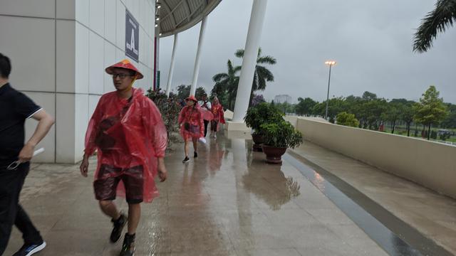 Suasana Stadion My Dinh