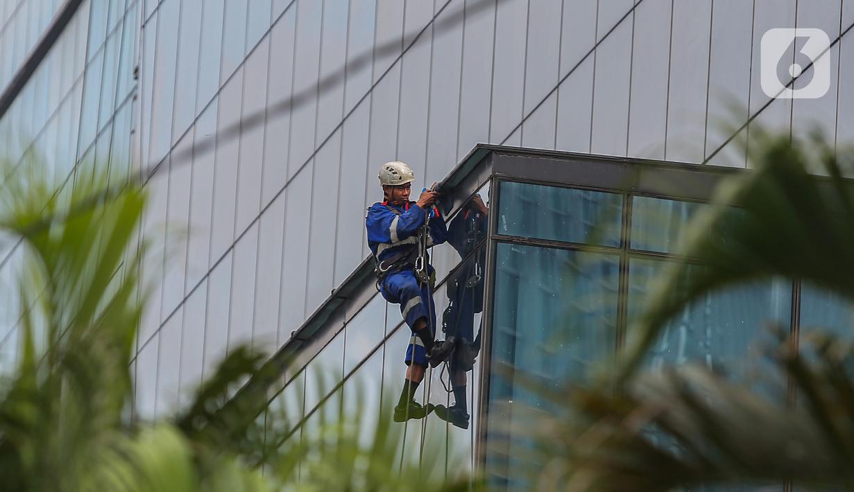 Data BPJS Ketenagakerjaan menunjukan kenaikan jumlah angka kecelakaan dan penyakit akibat kerja dari tahun 2021 hingga 2023 cenderung naik. (Liputan6.com/Angga Yuniar)