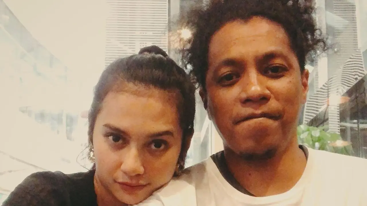 [Fimela] Arie Kriting dan Indah Permatasari