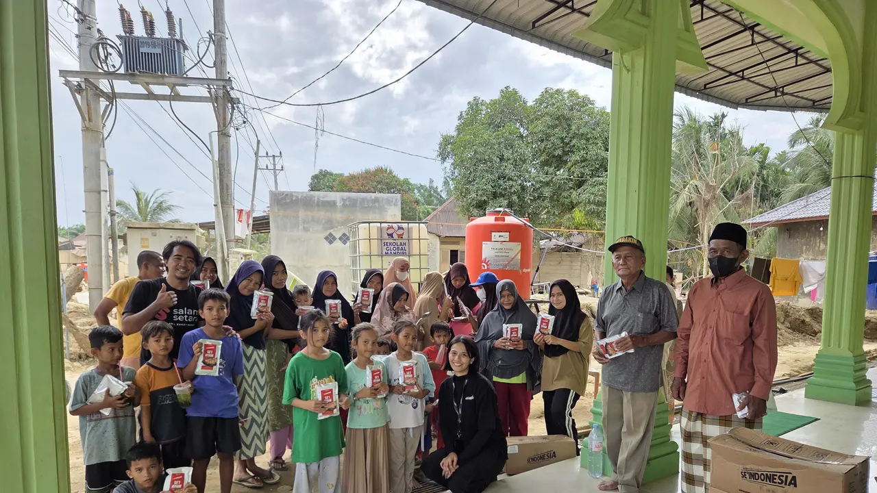Ramadan Berbagi, Sponsor Anyar Persija Kirim 25.000 Makanan untuk Korban Banjir Aceh