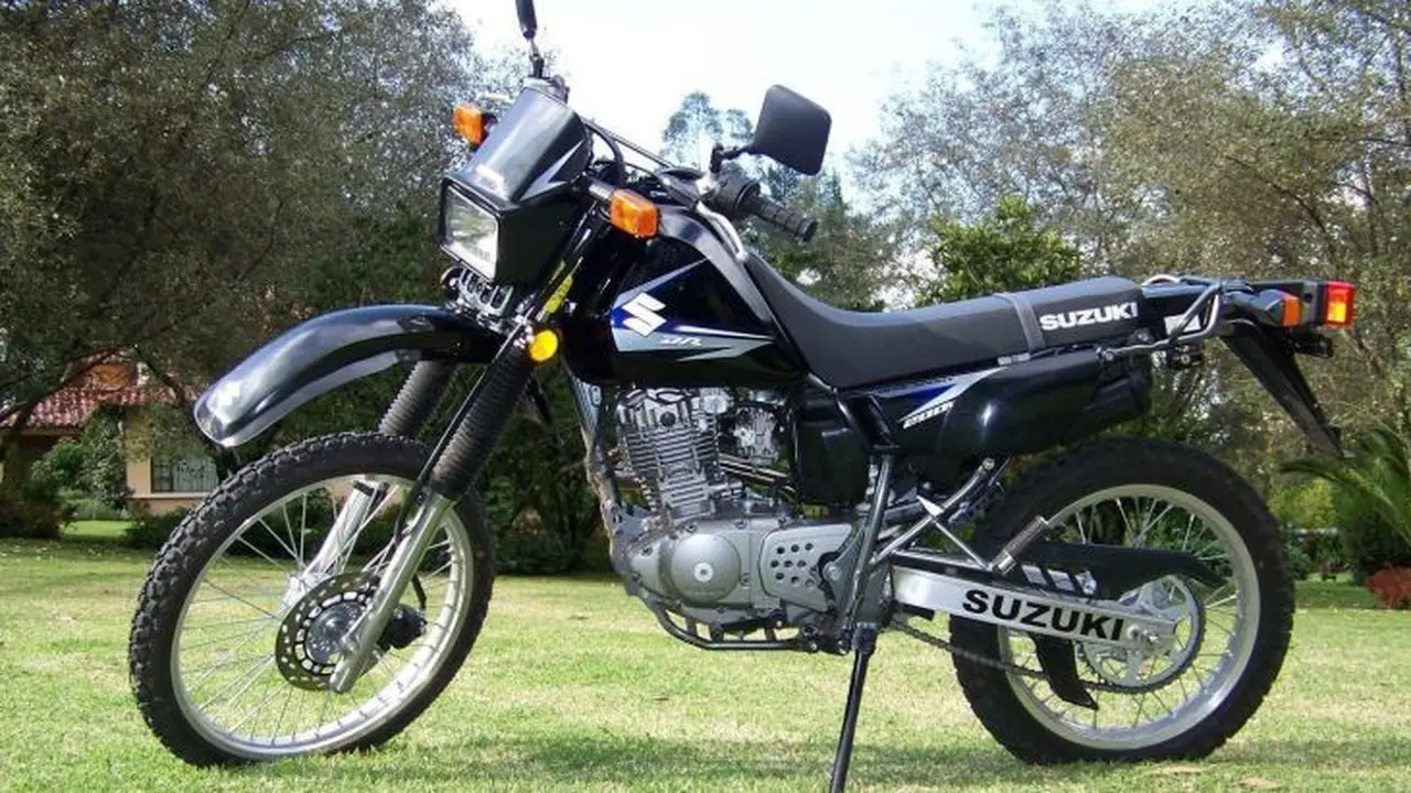 motor trail Suzuki