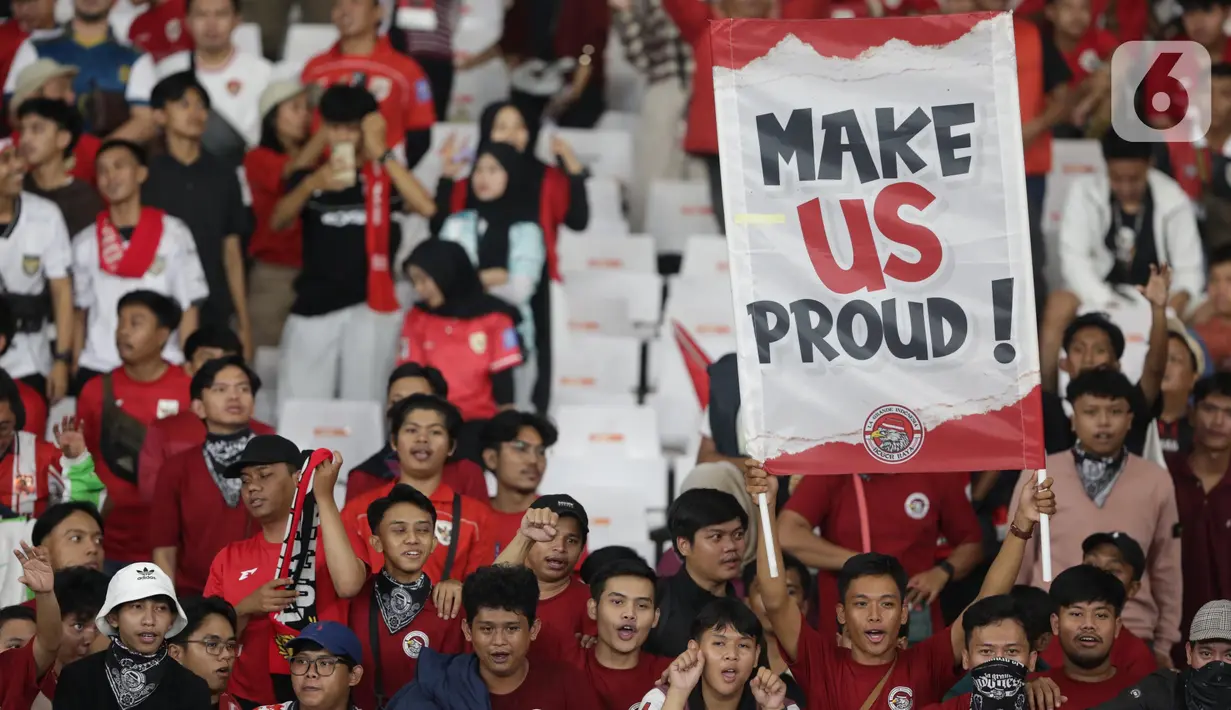 Diketahui, Ultras Garuda dan La Grande Indonesia kembali meramaikan tribune utara dan selatan. (Liputan6.com/Helmi Fithriansyah)