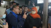 Menteri Perdagangan Zulkifli Hasan bersama Gubernur Jawa Timur Kofifah Indah Parawangsa saat inspeksi mendadak (sidak) di Pasar Grosir Keputran Surabaya, pada Sabtu malam (30/7/2022).