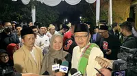 Istri Ganjar Pranowo, Siti Atikoh menyambangi Ponpes An Nur Ngrukem, Krapyak, Bantul, Yogyakarta, pengasuh Ponpes&nbsp;KH Yasin Nawawi ungkap alasan dukung capres dan cawapres Ganjar-Mahfud Md. (Liputan6.com/Delvira Hutabarat)