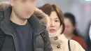Beberapa waktu lalu, Song Hye Kyo mengejutkan publik saat ia terlihat tak memakai makeup saat berada di bandara. (foto: hellokpop.com)