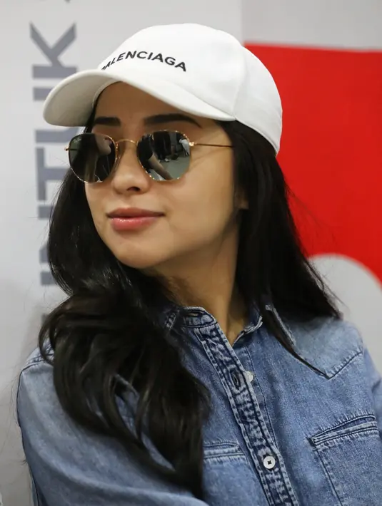 Sinetron produksi Sinemart itu dibintangi oleh Nikita Willy. Ditayangkan mulai Senin, 31 Juli 2017 pukul 20.50 WIB. Nikita mengaku senang bisa ikut acara meet and great di acara Car Free Day yang berlangsung di M.H. Thamrin. (Adrian Putra/Bintang.com)