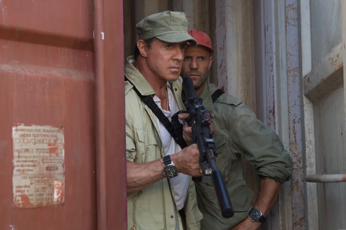 Sylvester Stallone (kiri) dan Jason Statham dalam The Expendables 3, 2014. (IMDb)