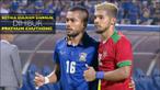 Zulham Zamrun dihibur pemain Thailand, Prathum Chutong saat Timnas Indonesia kalah di final leg kedua di Stadion Rajamangala, Bangkok