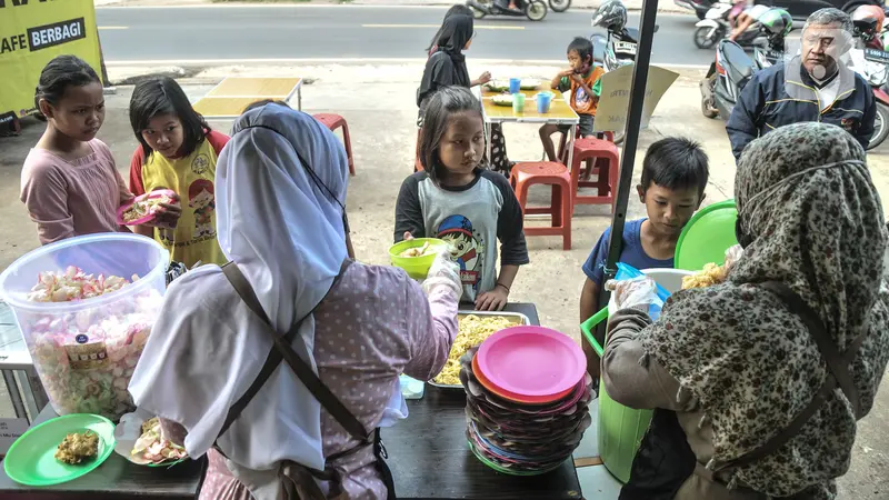 Berbagi Sarapan Gratis di Masa Pandemi