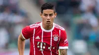 James Rodriguez melakoni debut tidak resmi bersama Bayern Munchen pada laga Telekom Cup melawan Werder Bremen, Sabtu (15/7/2017). (AFP/Marius Becker)