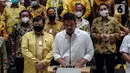 Calon Wali Kota Medan Bobby Nasution pada Pilkada 2020 memberikan keterangan di DPP Partai Golkar, Jakarta, Selasa (18/8/2020). Partai Golkar resmi mengusung Bobby Nasution dan Aulia Rahman pada Pilkada Wali Kota Medan 2020. (Liputan6.com/Johan Tallo)