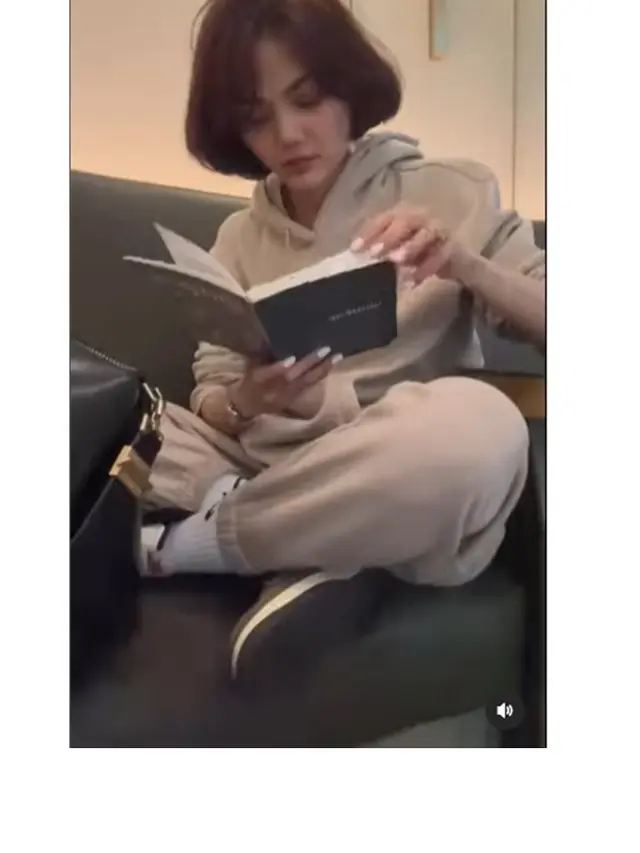 Tak Lagi LDR, Ini 10 Potret Rina Nose Susul Suami di Belanda