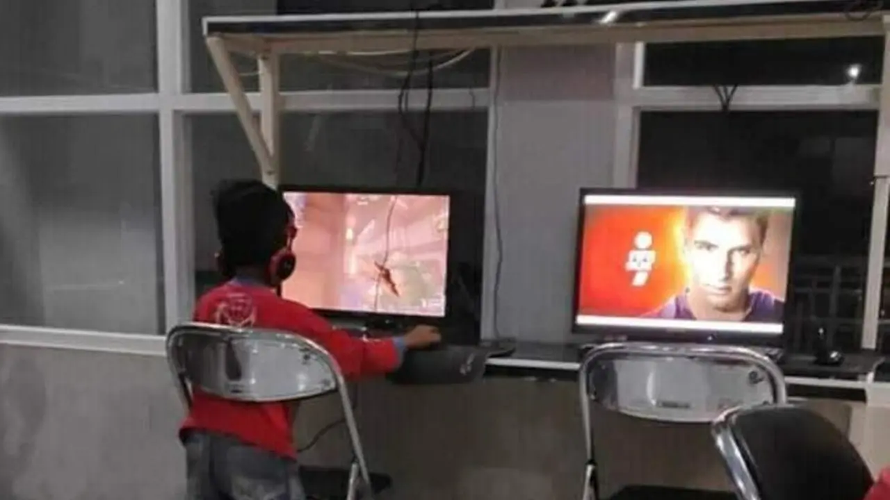 7 Potret Nyeleneh Bocah Saat Main di Warnet Ini Bikin Geleng Kepala