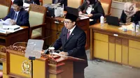 Fadli Zon menjadi Pelaksana tugas (Plt) Ketua DPR menggantikan Setya Novanto dalam Rapat Paripurna ke-15 di Senayan, Jakarta, Selasa (9/1). Fadli mengaku tak keberatan dengan hal tersebut. (Liputan6.com/Johan Tallo)