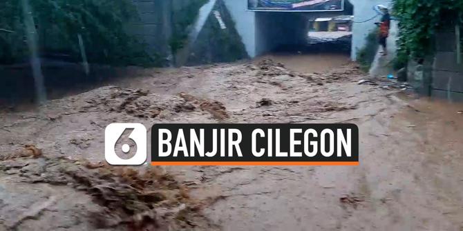 VIDEO: Banjir Terjang Cilegon, Sejumlah Mobil Hanyut