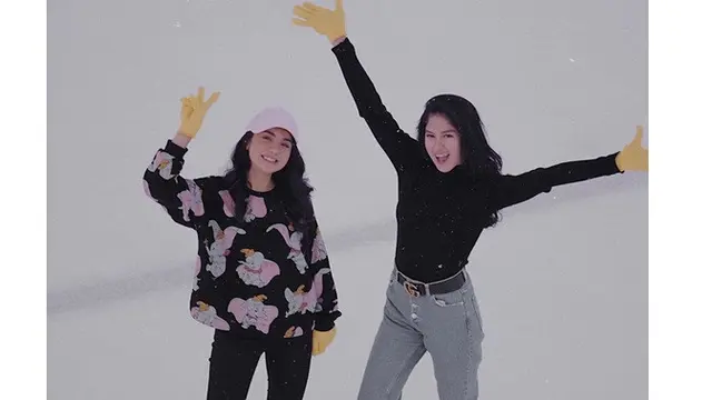 6 Potret Persahabatan Ochi Rosdiana dan Ersya Aurelia, Kompak Banget