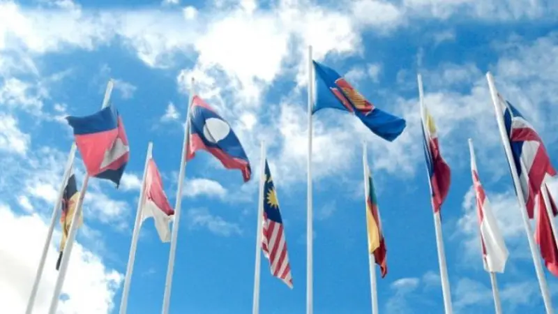 Bendera negara-negara anggota ASEAN.