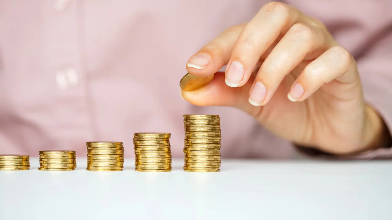 Strategi Cicil Emas bagi Pemilik Gaji UMR, Praktis dan Bisa Dimulai dari Uang Jajan Lho!